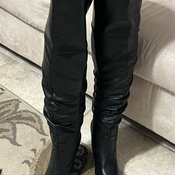 Forever Women’s Black Boots size 9. - Picture 4 of 4